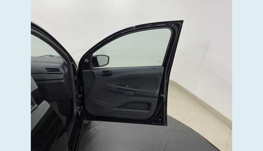 VOLKSWAGEN VOYAGE 1.6 MSI 8V FLEX - PRETO - 2021 Foto 10 (Grande)
