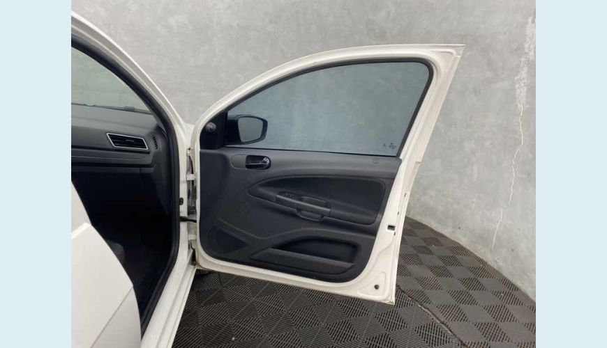 VOLKSWAGEN VOYAGE 1.0 MPI FLEX MANUAL 4P - BRANCO - 2023 Foto 10 (Grande)