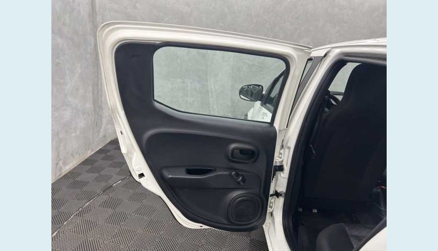 FIAT MOBI LIKE 1.0 FLEX MANUAL 4P - BRANCO - 2022 Foto 10 (Grande)