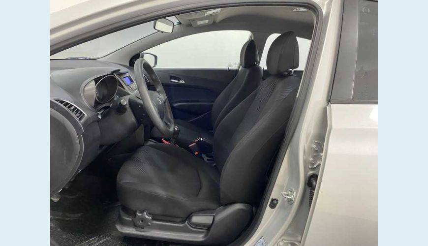 HYUNDAI HYUNDAI HB 20 COMFORT STYLE 1.6 FLEX MANUAL 4P - PRATA - 2015 Foto 10 (Grande)