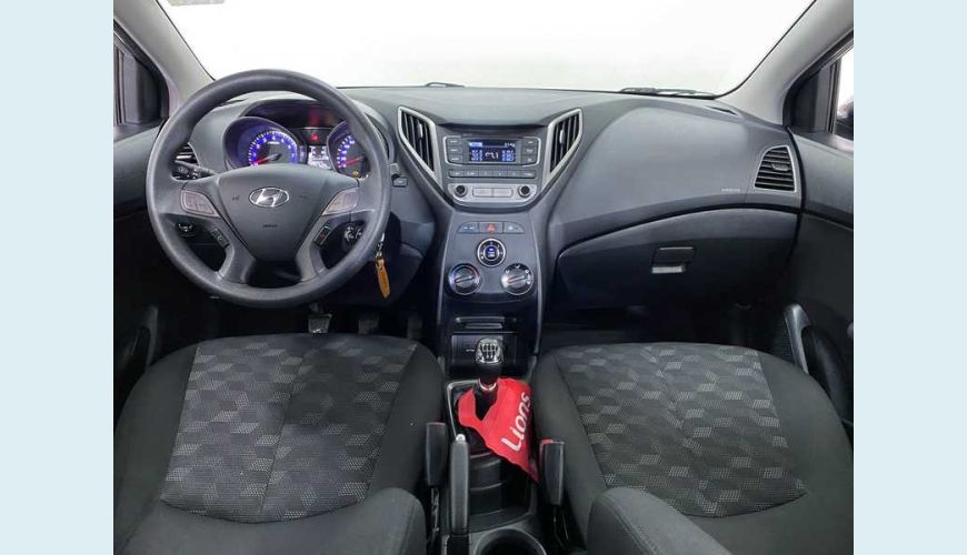 HYUNDAI HYUNDAI HB20 COMFORT PLUS 1.6 FLEX MANUAL 4P - PRATA - 2017 Foto 10 (Grande)