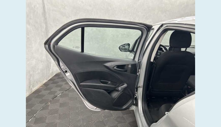 FIAT ARGO DRIVE 1.0 FLEX MANUAL 4P - PRATA - 2023 Foto 10 (Grande)