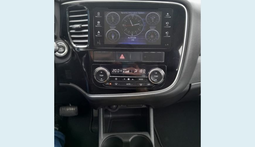 MITSUBISHI MITSUBISHI OUTLANDER 4X4 2.2 16V DIESEL AUT. 4P - BRANCO - 2016 Foto 10 (Grande)