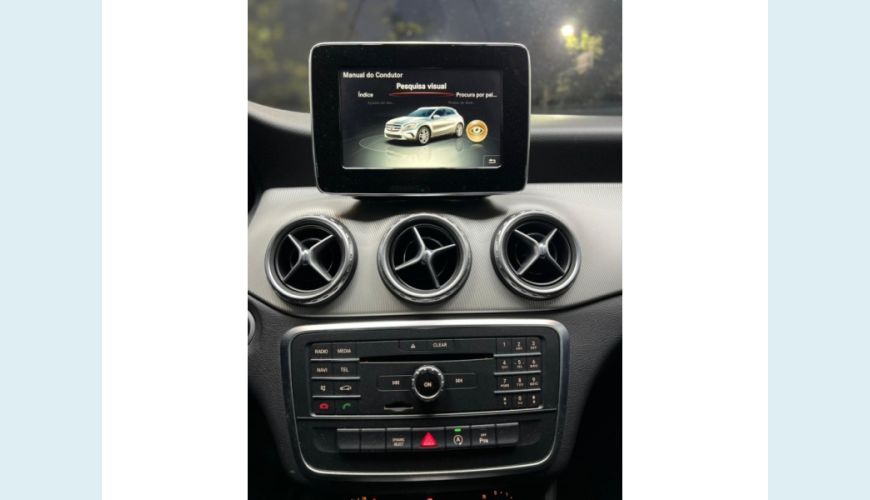 MERCEDES-BENZ MERCEDES-BENZ GLA 200 FLEX AUT. 4P - CINZA - 2017 Foto 10 (Grande)