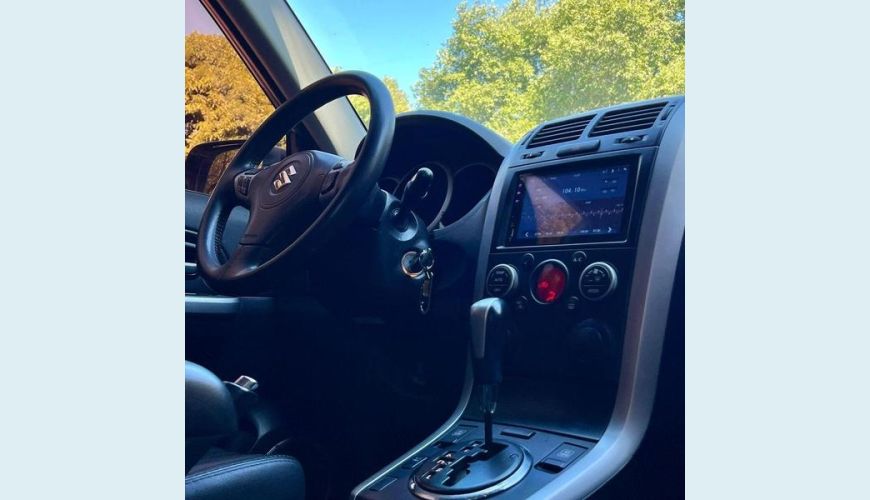 SUZUKI VITARA 2WD FLEX AUT. 4P - PRATA - 2013 Foto 10 (Grande)