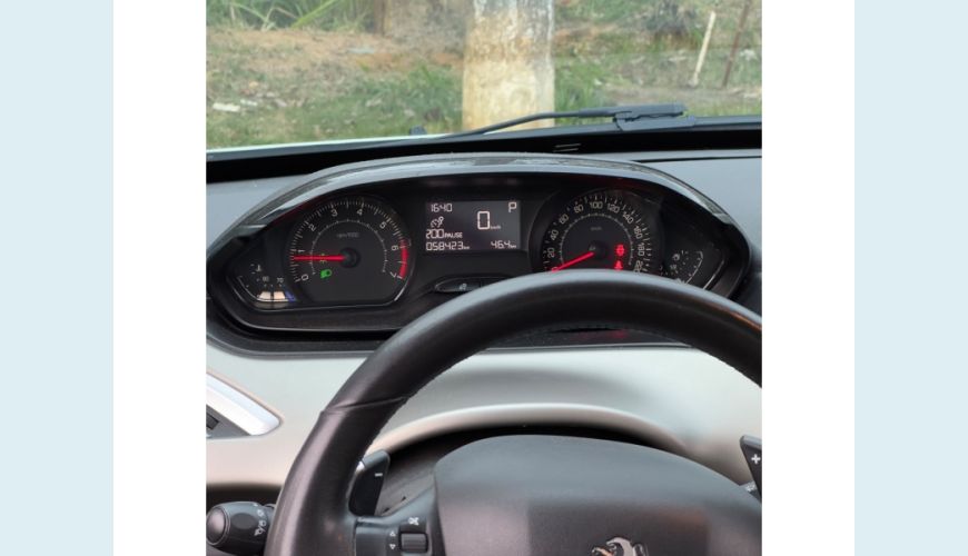 PEUGEOT 2008 FLEX AUT. 4P - BRANCO - 2017 Foto 10 (Grande)