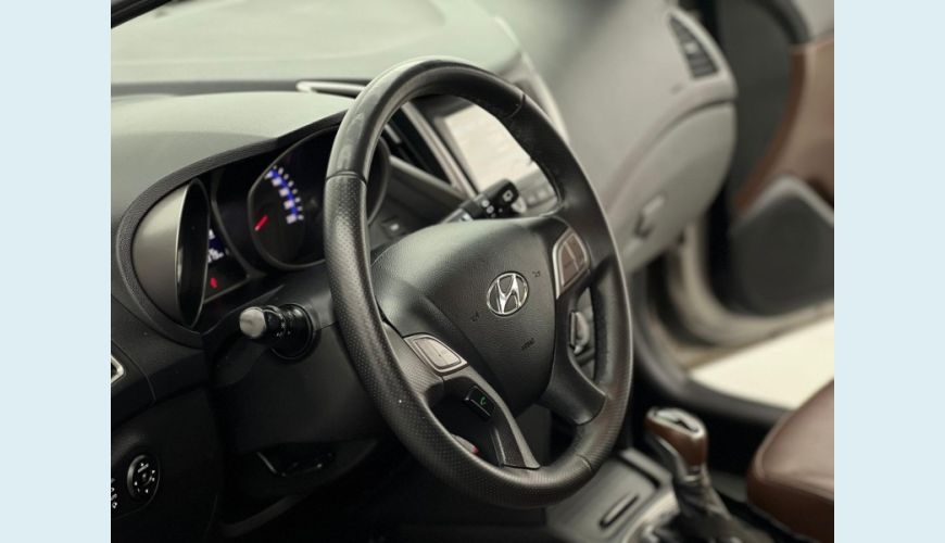HYUNDAI HB 20X PREMIUM 1.6 FLEX AUT. 4P - PRATA - 2017 Foto 10 (Grande)