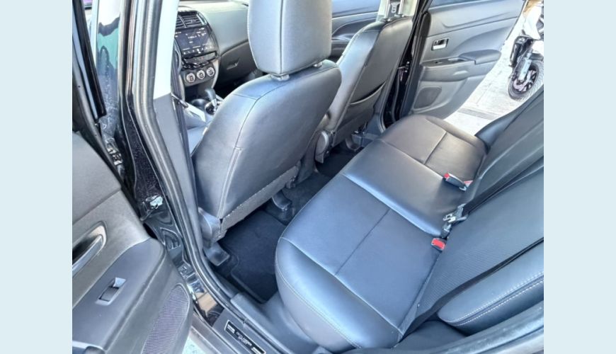 MITSUBISHI MITSUBISHI OUTLANDER FLEX AUT. 4P - PRETO - 2022 Foto 10 (Grande)