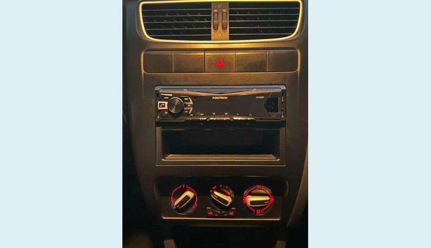 VOLKSWAGEN VOLKSWAGEN FOX GII 1.0 FLEX MANUAL 4P - BRANCO - 2013 Foto 10 (Grande)