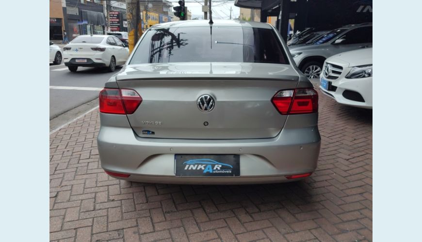 VOLKSWAGEN VOLKSWAGEN VOYAGE FLEX MANUAL 4P - PRATA - 2016 Foto 10 (Grande)