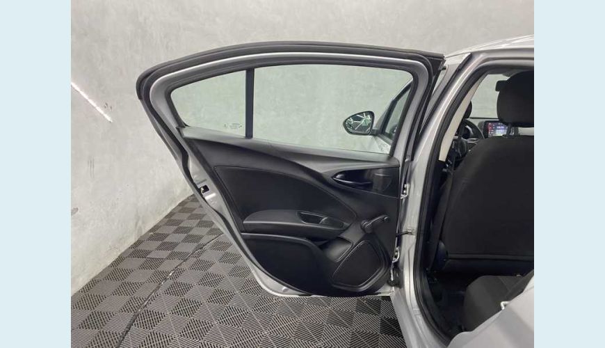 FIAT CRONOS 1.3 FLEX MANUAL 4P - PRATA - 2022 Foto 10 (Grande)