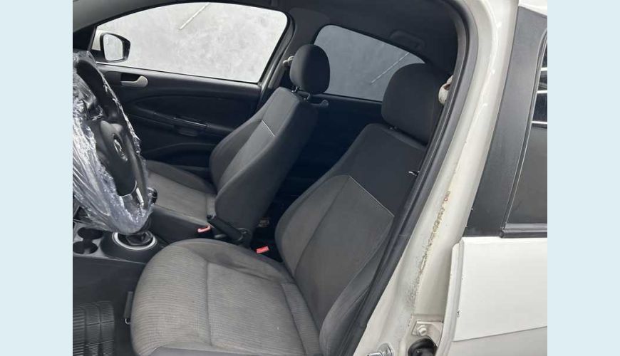 VOLKSWAGEN VOLKSWAGEN VOYAGE TEC CITY 1.0 FLEX MANUAL 4P - BRANCO - 2013 Foto 10 (Grande)