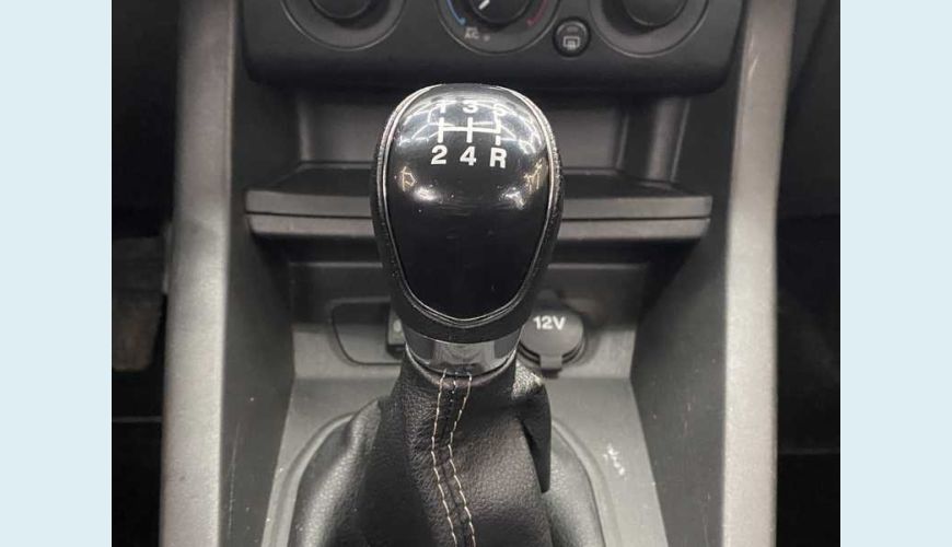 FORD KA SE 1.0 FLEX MANUAL 4P - BRANCO - 2019 Foto 10 (Grande)