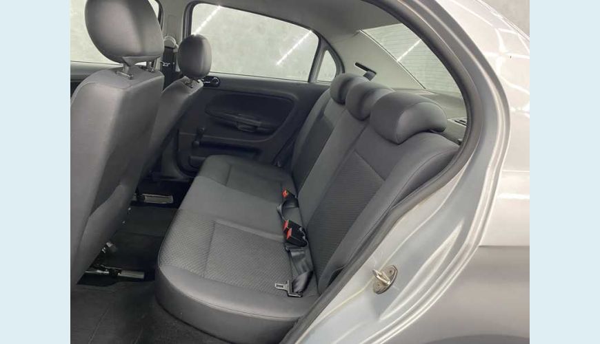 VOLKSWAGEN VOYAGE 1.6 MSI 8V FLEX MANUAL 4P - PRATA - 2020 Foto 10 (Grande)