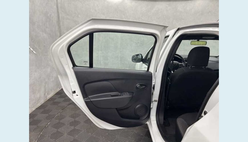 RENAULT LOGAN ZEN 1.0 12V SCE FLEX MANUAL 4P - BRANCO - 2023 Foto 10 (Grande)