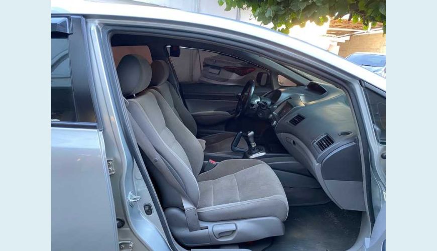 HONDA CIVIC LXL 1.8 16V I-VTEC FLEX MANUAL 4P - PRATA - 2011 Foto 10 (Grande)