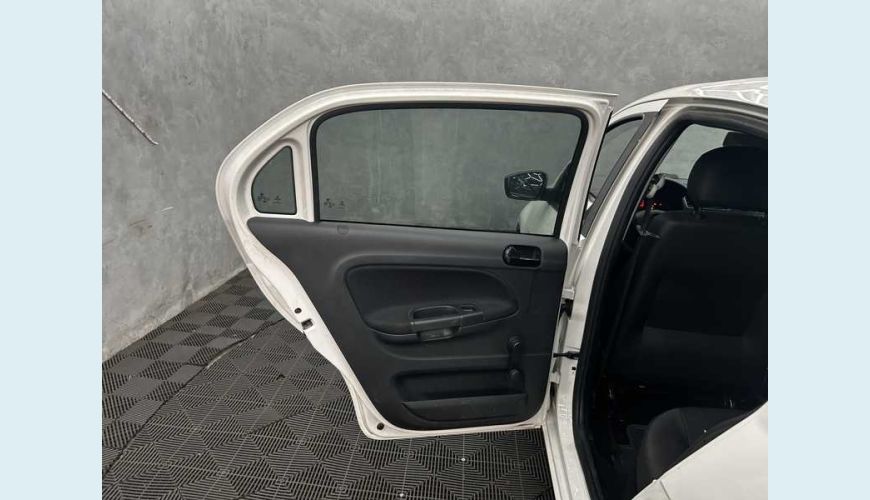 VOLKSWAGEN GOL 1.0 12V FLEX MANUAL 4P - BRANCO - 2022 Foto 10 (Grande)