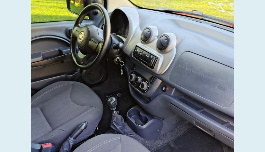 FIAT UNO FLEX MANUAL 5P - VERMELHO - 2014 Foto 10 (Grande)