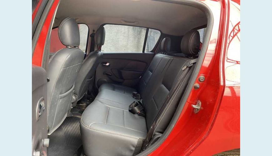 RENAULT RENAULT SANDERO EXPRESSION 1.0 16V FLEX MANUAL 4P - VERMELHO - 2015 Foto 10 (Grande)