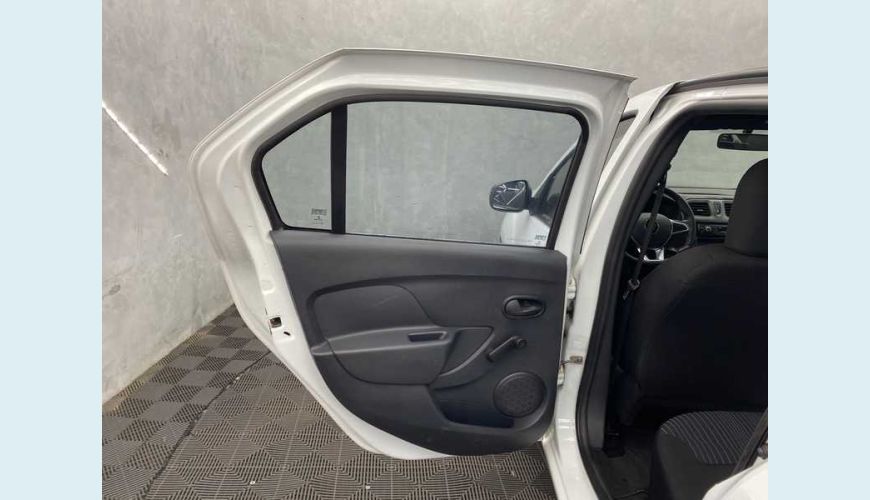 RENAULT LOGAN LIFE 1.0 12V FLEX MANUAL 4P - BRANCO - 2023 Foto 10 (Grande)