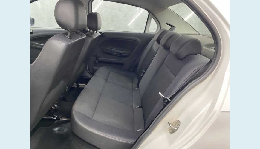 VOLKSWAGEN VOYAGE 1.6 MSI 8V FLEX MANUAL 4P - BRANCO - 2021 Foto 10 (Grande)