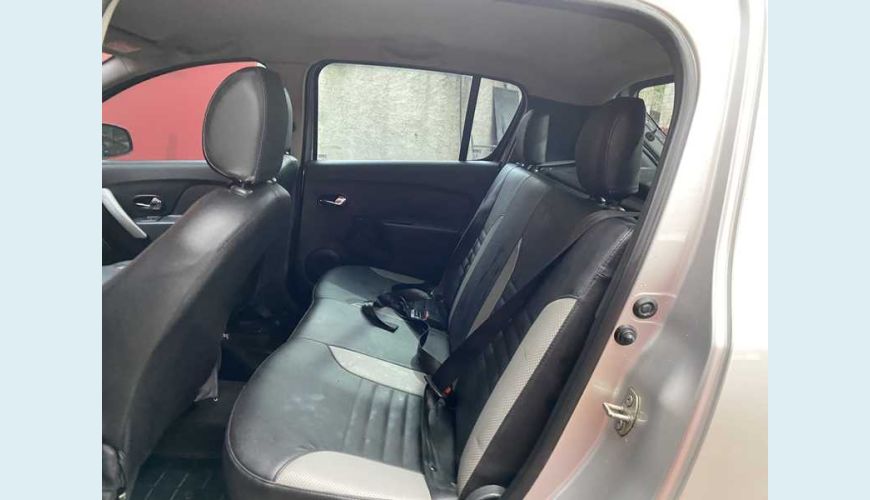 RENAULT RENAULT SANDERO AUTHENTIQUE 1.0 12V FLEX MANUAL 4P - PRATA - 2019 Foto 10 (Grande)