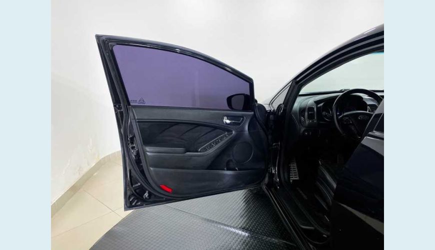 KIA CERATO SX 1.6 FLEX MANUAL 4P - PRETO - 2019 Foto 10 (Grande)