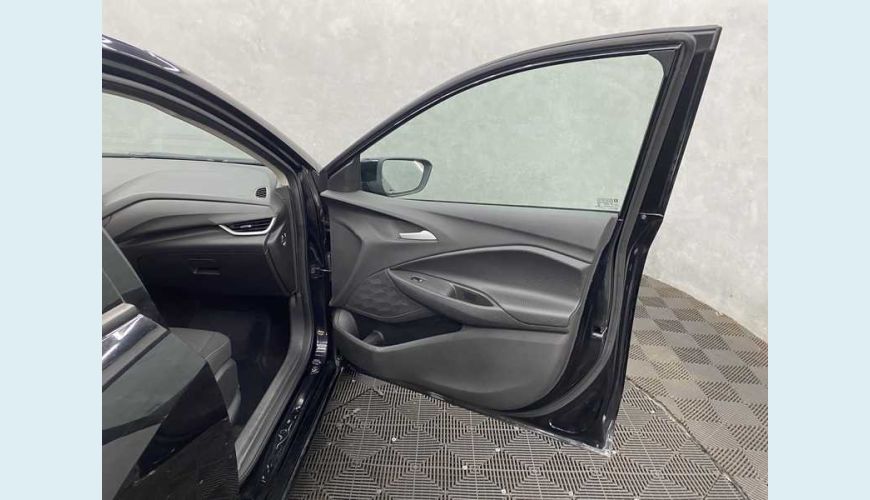 CHEVROLET ONIX PLUS LTZ 1.0 TURBO FLEX MANUAL 4P - PRETO - 2023 Foto 10 (Grande)