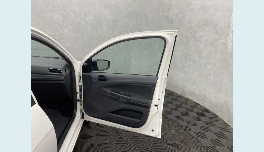 VOLKSWAGEN GOL 1.0 12V FLEX MANUAL 4P - BRANCO - 2022 Foto 10 (Grande)