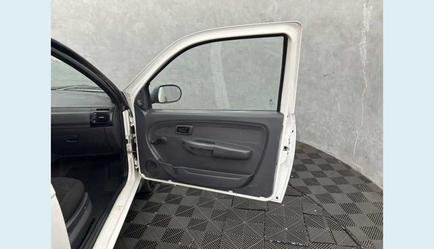 FIAT STRADA HARD WORKING 1.4 FLEX MANUAL 3P - BRANCO - 2020 Foto 10 (Grande)