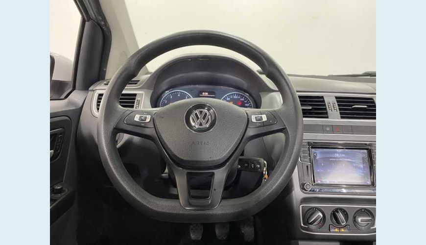 VOLKSWAGEN VOLKSWAGEN FOX COMFORTLINE 1.6 MSI FLEX MANUAL 4P - BRANCO - 2018 Foto 10 (Grande)
