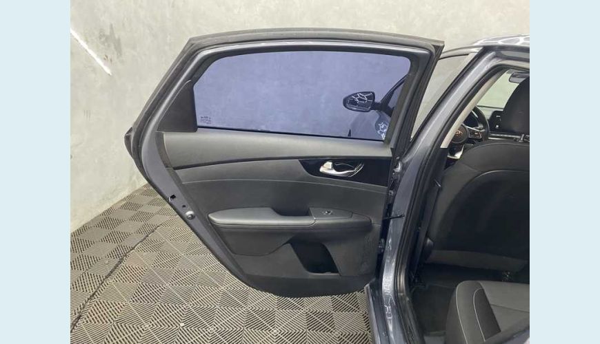 KIA CERATO EX 2.0 16V FLEX AUT. 4P - CINZA - 2020 Foto 10 (Grande)