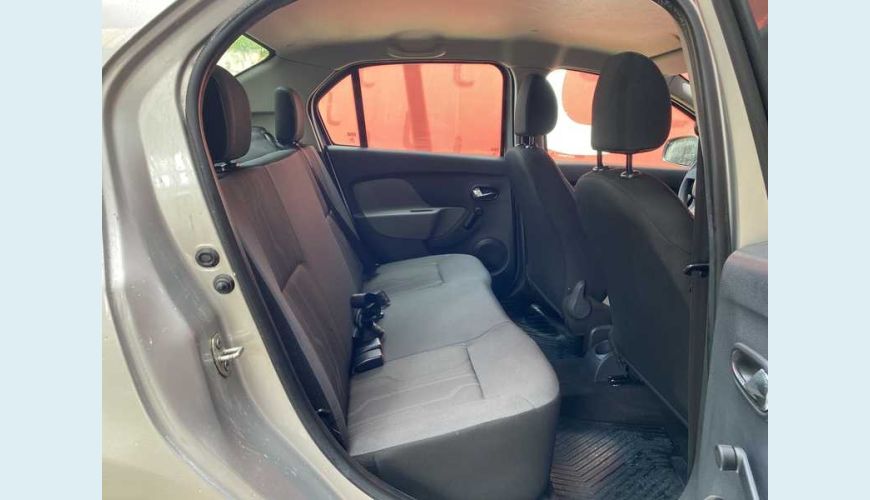 RENAULT LOGAN AUTHENTIQUE 1.0 16V FLEX AUT. 4P - PRATA - 2015 Foto 10 (Grande)