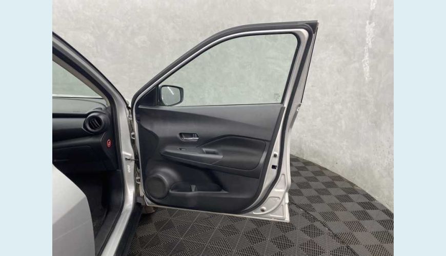 NISSAN NISSAN KICKS SENSE 1.6 FLEX AUT. 4P - PRATA - 2022 Foto 10 (Grande)