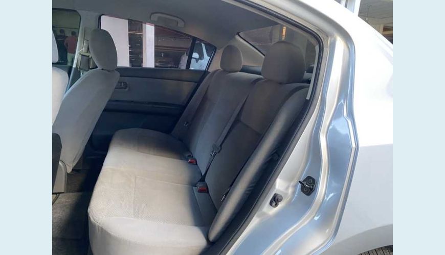 NISSAN NISSAN SENTRA 2.0 16V FLEX MANUAL 4P - PRATA - 2013 Foto 10 (Grande)