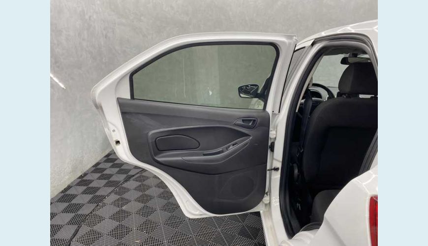 FIAT ARGO 1.0 FLEX MANUAL 4P - BRANCO - 2023 Foto 10 (Grande)
