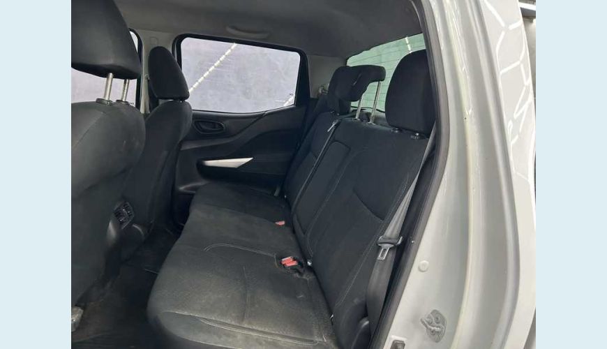 NISSAN FRONTIER CD S 2.3 TD DIESEL MANUAL 4P - BRANCO - 2021 Foto 10 (Grande)