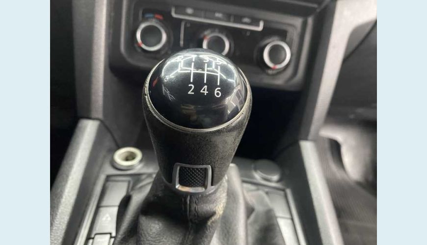 VOLKSWAGEN AMAROK S 2.0 TDI DIESEL MANUAL 2P - BRANCO - 2019 Foto 10 (Grande)
