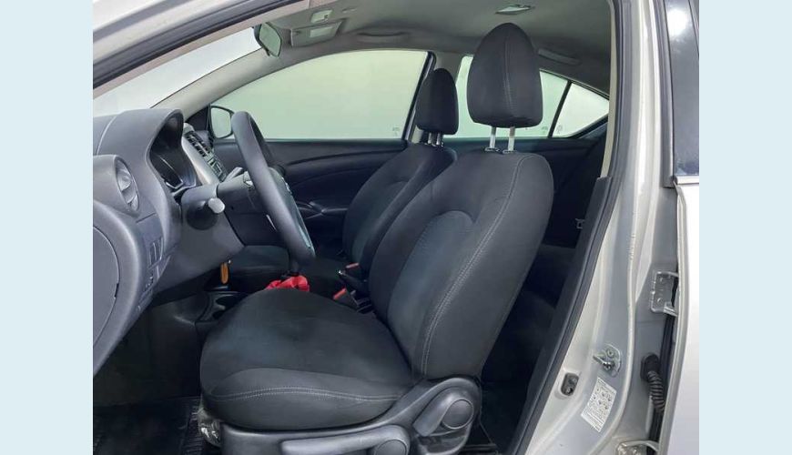 NISSAN NISSAN VERSA UNIQUE 1.6 16V FLEX MANUAL 4P - PRATA - 2016 Foto 10 (Grande)