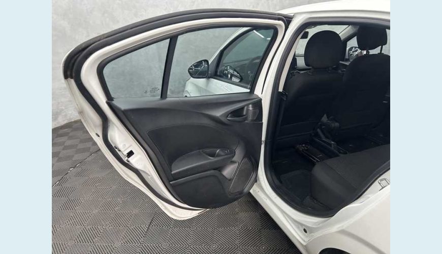 FIAT FIAT CRONOS DRIVE 1.3 FLEX MANUAL 4P - BRANCO - 2023 Foto 10 (Grande)