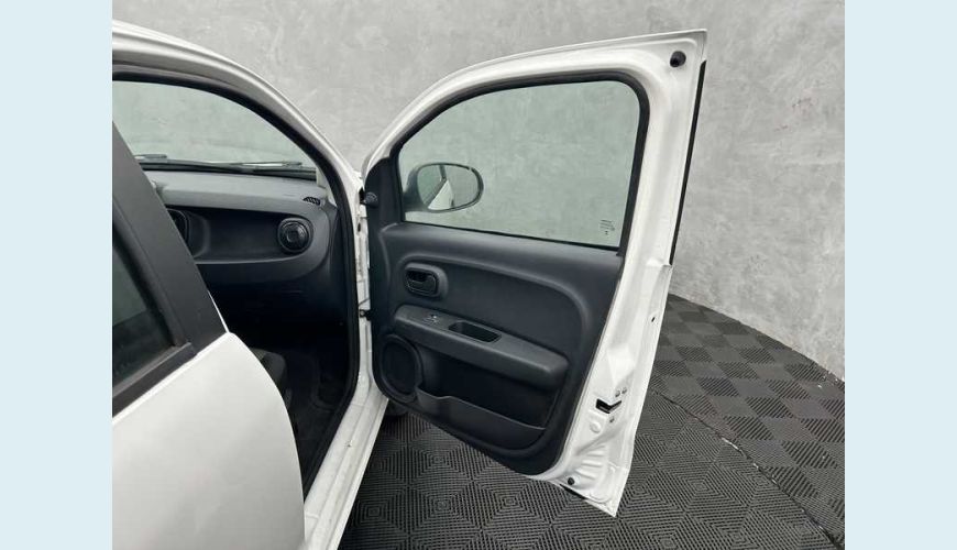 FIAT FIAT MOBI LIKE 1.0 FLEX MANUAL 4P - BRANCO - 2023 Foto 10 (Grande)