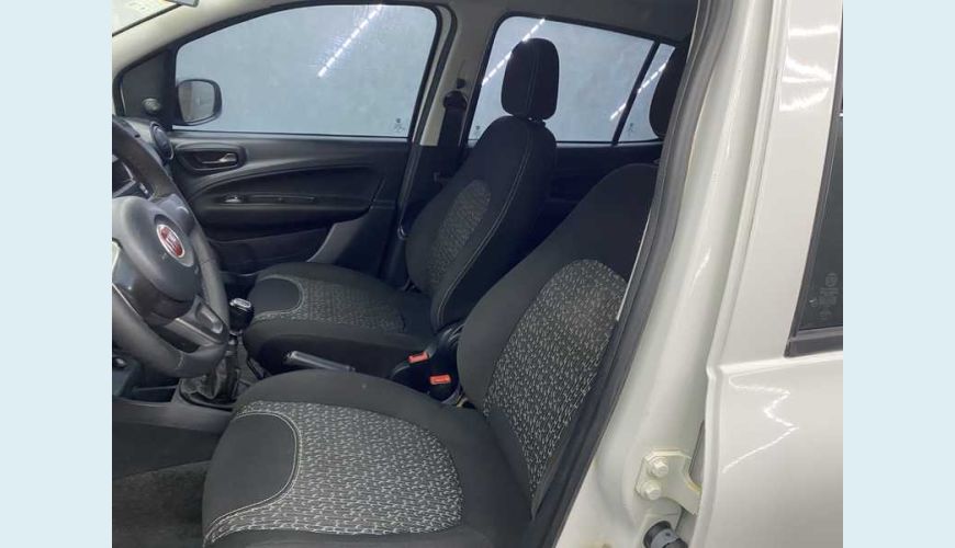 FIAT UNO ATTRACTIVE 1.0 FLEX MANUAL 4P - BRANCO - 2021 Foto 10 (Grande)