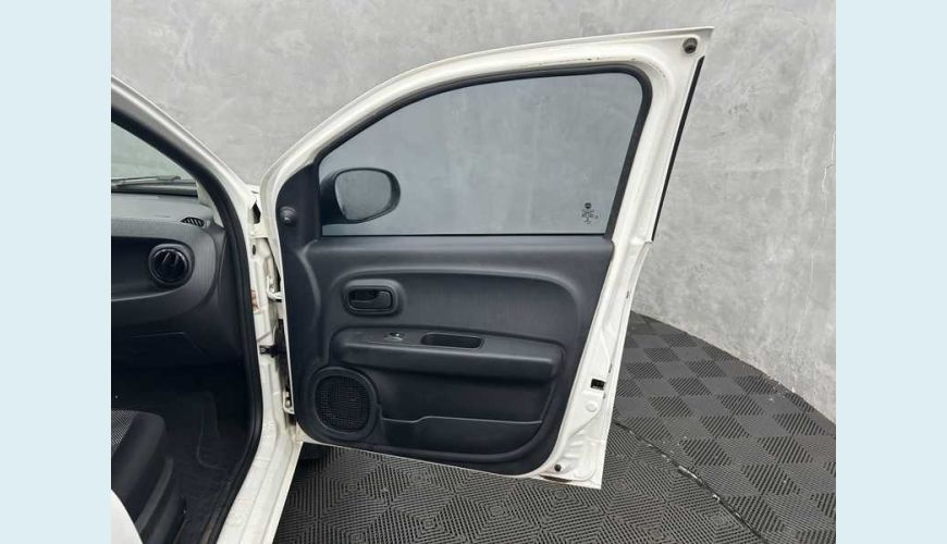 FIAT FIAT MOBI LIKE 1.0 FLEX MANUAL 4P - BRANCO - 2021 Foto 10 (Grande)