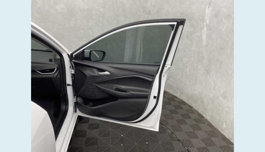 CHEVROLET CHEVROLET ONIX LT 1.0 FLEX MANUAL 4P - BRANCO - 2023 Foto 10 (Grande)