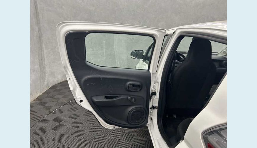 FIAT MOBI LIKE 1.0 FLEX MANUAL 4P - BRANCO - 2023 Foto 10 (Grande)