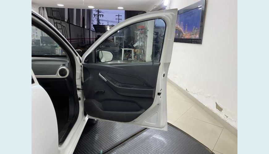 CHEVROLET MONTANA LS 1.4 FLEX MANUAL 2P - BRANCO - 2019 Foto 10 (Grande)