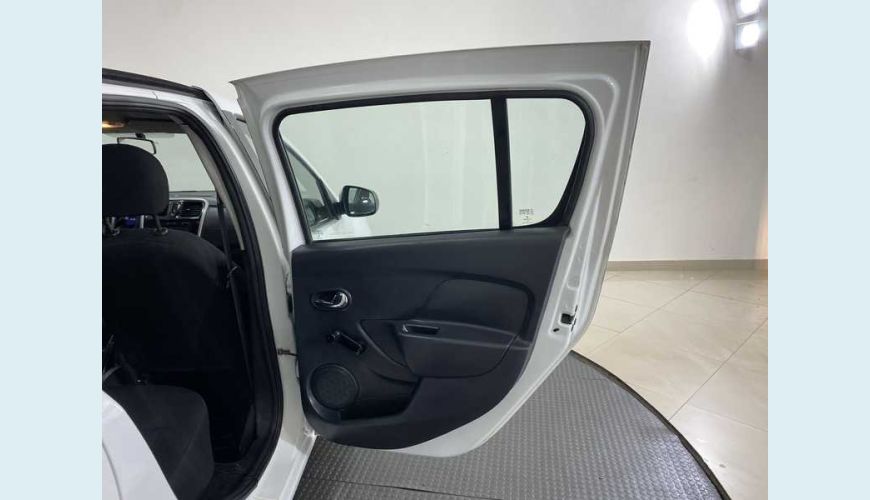 RENAULT SANDERO EXPRESSION 1.0 16V FLEX MANUAL 4P - BRANCO - 2017 Foto 10 (Grande)