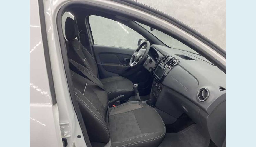 RENAULT LOGAN ZEN 1.0 12V FLEX MANUAL 4P - BRANCO - 2023 Foto 10 (Grande)