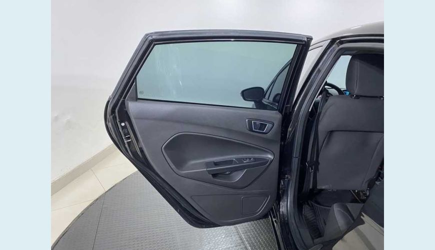 FORD FIESTA SE 1.6 16V FLEX AUT. 4P - PRETO - 2015 Foto 10 (Grande)