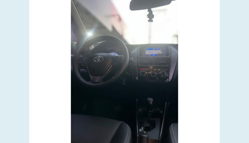 TOYOTA YARIS - AZUL - 2023 Foto 10 (Grande)